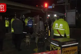 大兴交警夜间严查超标电动车 一晚查获25起视频封面