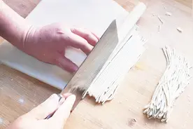 手工荞麦面的家庭制作方法，告诉你和面关键技巧，面条筋道不断条视频封面