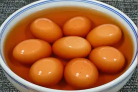奶奶腌鸡蛋家传秘密，3天就能吃，黄心流油又美味，新手也能成功