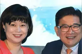 鞠萍二婚丈夫首出镜：尽然是我们熟悉的他，难怪多年不想公开