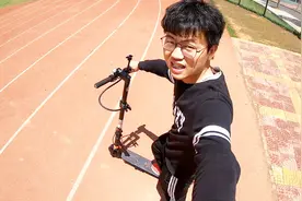 开箱测评折叠电动滑板车，为了测试其真实续航，在操场骑了37圈视频封面