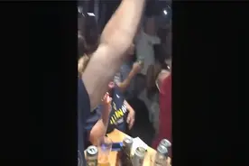 16年骑士夺冠时球迷的反应视频封面