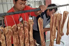 茂名区摆酒席一道硬菜：脆皮烧腩， 看似简单，做到酥脆味香不易视频封面