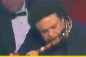 外国人把《千年等一回》演奏的真是太好了，一点都不比原版的差！视频封面