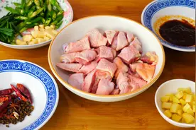 大厨教你做特色生炒鸡，一天卖几十只，香味浓郁，做法配方告诉你视频封面