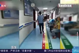 争分夺秒！暖心“公主抱”，民警抱起孩子就冲进急救室……视频封面