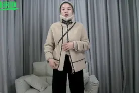 时尚短款皮毛一体的几个穿搭技巧，你喜欢哪种呢？视频封面