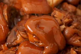 猪蹄想要好吃，千万别乱加料，教您详细做法，好吃到全家夸