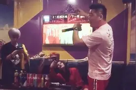 电音大叔ktv一首《苏喂苏喂》走红，不去酒吧可惜了，简直太嗨了