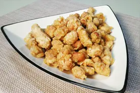 花生不要直接下锅炸，裹上鸡蛋和面粉，咸香酥脆，一口一个停不下视频封面