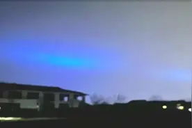 夜空频现蓝光 咋回事？