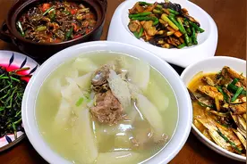 七口人的晚餐做鸭胗豆腐煲，脆嫩爽口超下饭，三姐弟却爱上金针菇视频封面