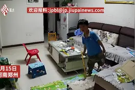 5岁留守儿童看监控呼唤妈妈，当事人：半年回一次家，心里很不是视频封面