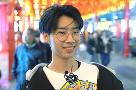 你一个月要在女朋友身上花多少钱？帅哥说出了实话视频封面