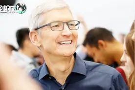 库克来到现场“开店”！iPhone 11开售，苹果时隔多年再排长龙视频封面