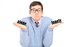 都包含lone，alone和lonely这两个词有什么区别呢？“学浪计划”
