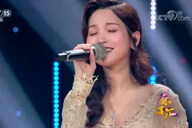 金莎演唱的《被风吹过的夏天》