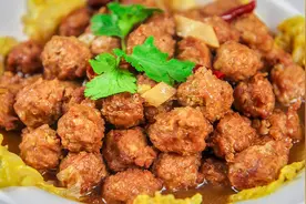 肉丸子的家常做法，厨师长的教程简单易学，口感香糯，软中带筋