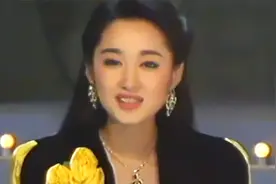 21岁杨钰莹演唱《风含情水含笑》真是一个美人胚子视频封面