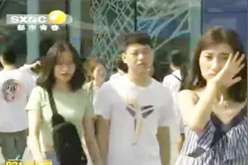 高温突然来袭，西安最高温达35℃，市民换夏装出行感受夏天热情视频封面