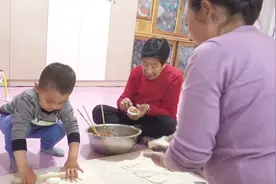 薄皮牛肉大包子，东北一家老少齐动手，掀开锅我真看馋了！视频封面