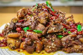 厨师长教你做“干煸兔肉”，分享干煸的原理，详细的美食教程