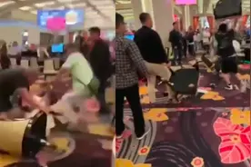 澳门赌场内两拨赌客抡凳混战 保安司：将禁止相关人士再入境