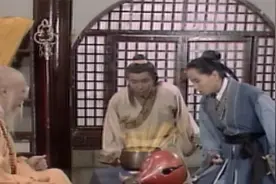 徐乾贪恋青儿美貌想要纳她为妾，许仙因他去了金山寺，却被困于此视频封面