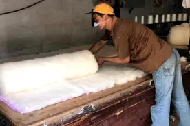 带两个被子去弹棉花，1块1斤，最后却付了100元，被坑了视频封面