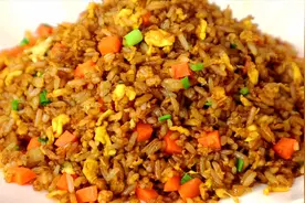 酱油炒饭你真的会做吗？大厨教你正确做法，香气四溢，比吃肉还香