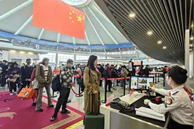 多座机场提示近期将安检升级，建议旅客提前2-3小时到机场视频封面