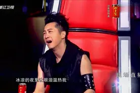 好声音：吴莫愁忘情演唱《一个人的生活》，歌声打动全场！