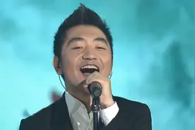 首位斩获格莱美奖的中国歌手，一首《沧海一声笑》，征服韩国观众视频封面