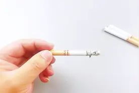 戒烟多久算成功了？专家：熬过这三个阶段，烟瘾就会离你而去视频封面
