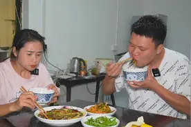 老公最爱吃双妹做的凉拌茄子，味道相当不错，做法简单你们也试试视频封面