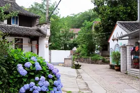 宁波山下庄村旧貌换新颜，新增许多景观，堪称时代博物馆，太美了视频封面