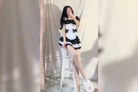 给女朋友买了套女仆装，不来想让她穿着搞卫生，没想到我草率1视频封面