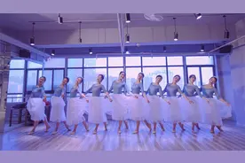 形体芭蕾《枕边童话》，学舞蹈的女孩子都是公主