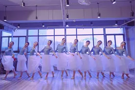 形体芭蕾《枕边童话》，学舞蹈的女孩子都是公主