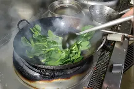 终于知道饭店炒青菜为啥要过水了，听了厨师的讲解瞬间恍然大悟视频封面