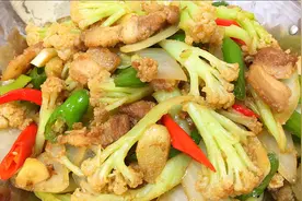 干锅花菜怎么做？大厨教你一招，好吃美味，操作简单