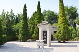 河北发现武大郎墓，揭开真实的武大郎：身高一米八，与潘金莲恩爱视频封面