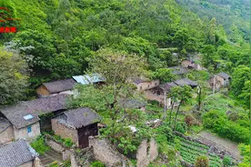 重庆农村河边的小村庄，已是十室九空，仿佛与世隔绝宛若世外桃源视频封面