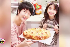 梁咏琪母女搓面粉做蛋糕，画面温馨有爱，混血女儿颜值高视频封面