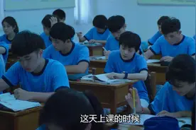 生而为人第1集|小伙一觉醒来发现自己变成了女生视频封面