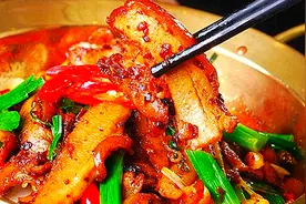 大厨分享：回锅鸡，比回锅肉还好吃的鸡肉做法！年夜饭做它最适合视频封面