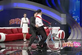 向幸福：虽然是无臂小伙，但却有一身技能，现场表演骑自行车带人视频封面