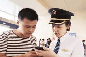 高铁坐过站要重新买票返回吗？乘务员说出的解决办法，太暖心了视频封面