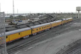 美国本土的蒸汽火车，马力十足视频封面