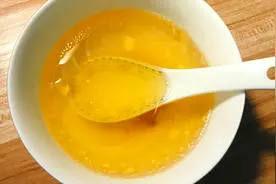 不加一滴水，一只鸡2.5小时隔水慢炖出一碗汤，鲜美滋补太好喝！视频封面